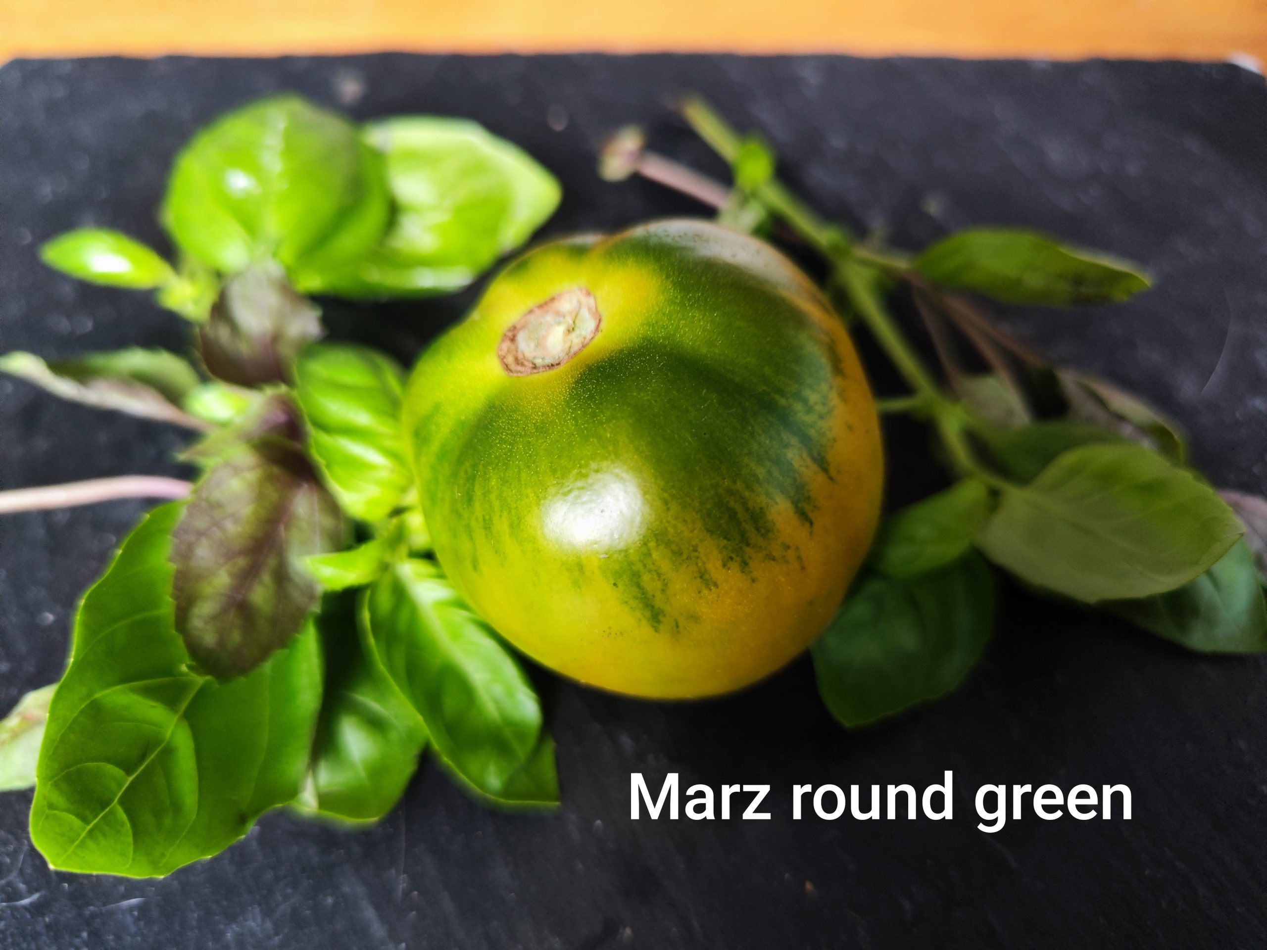 Marz round green